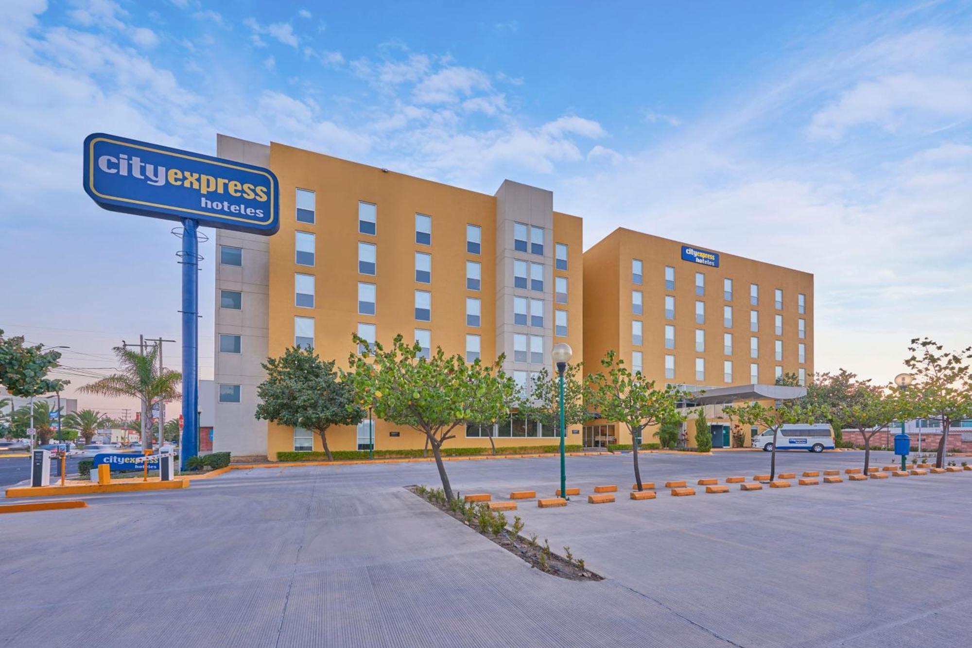 City Express By Marriott Irapuato Norte Eksteriør bilde